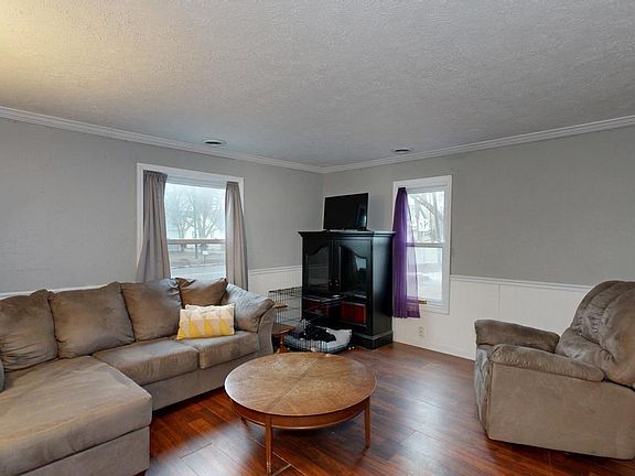 2nd image of 233 E Wright Ave