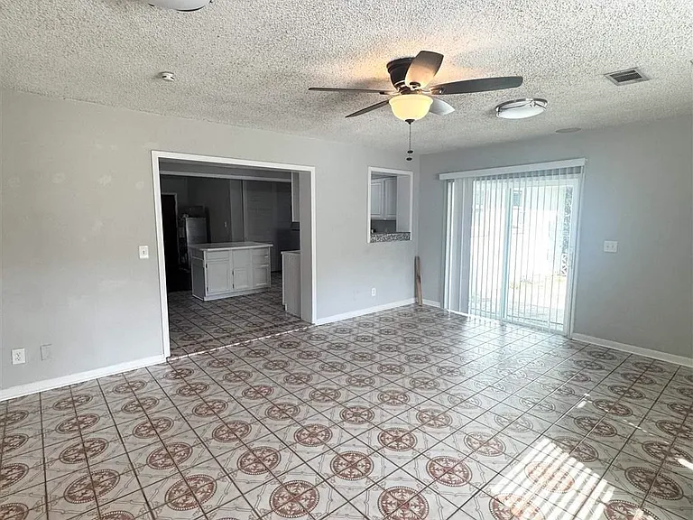 802 Blue Springs Dr — Photo 16