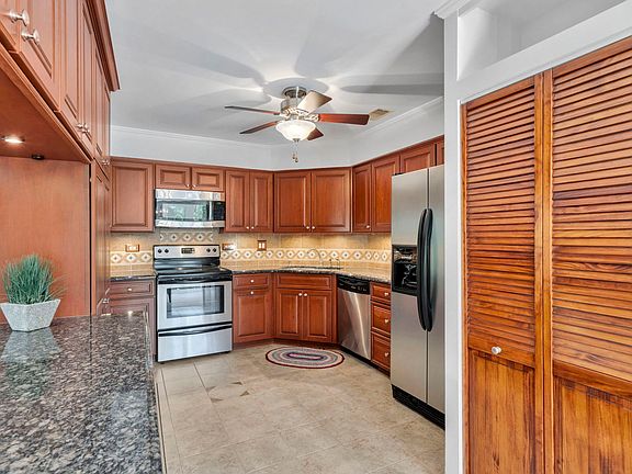 5th image of 111 Acacia Dr APT 109