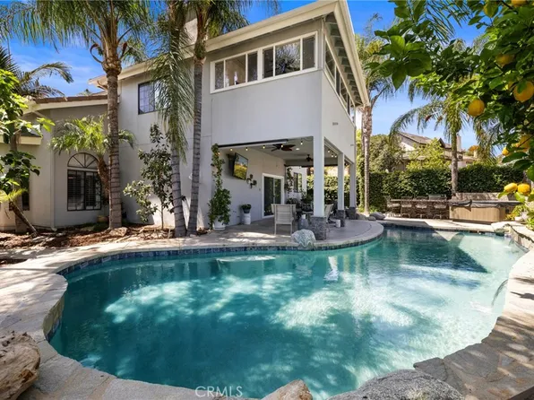 31502 Emperor Dr, Canyon Lake, CA 92587