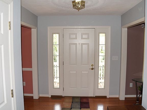 5th image of 207 Brookfield Ln