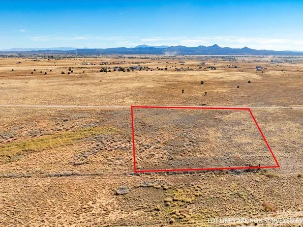 3252 W Limestone Dr, Paulden, AZ 86334