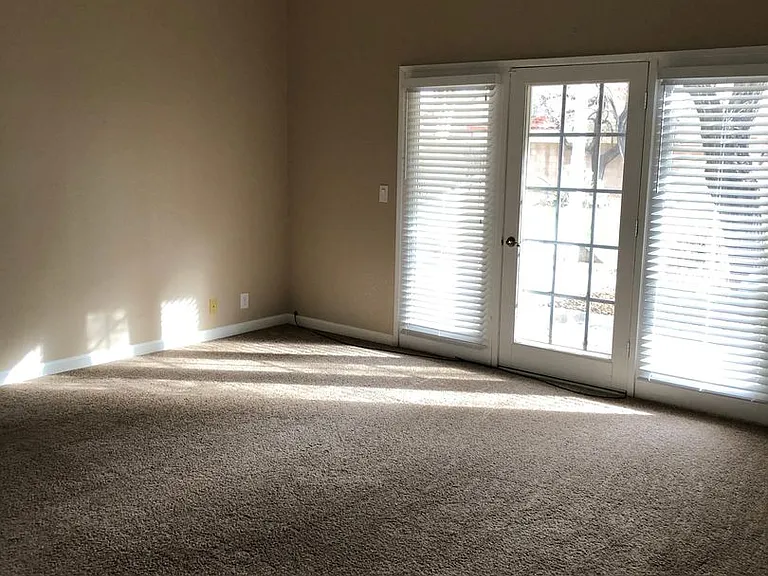 1100 Carolyn St — Photo 14