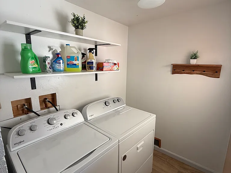 1832 S Tam O Shanter Ave — Photo 17