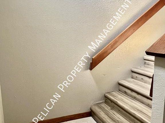 2nd image of 1930 Como St Floor 33948
