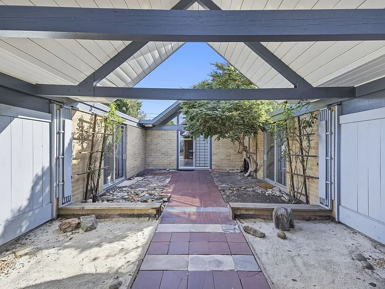 188 Ferne Ct — Photo 2