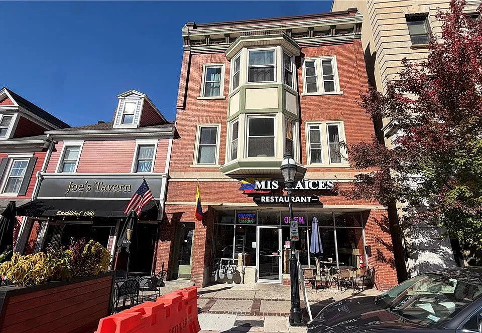 8 W Broad St #1