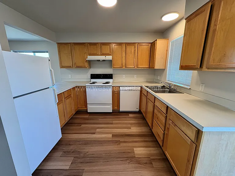 139 Prince Ave #301 — Photo 7