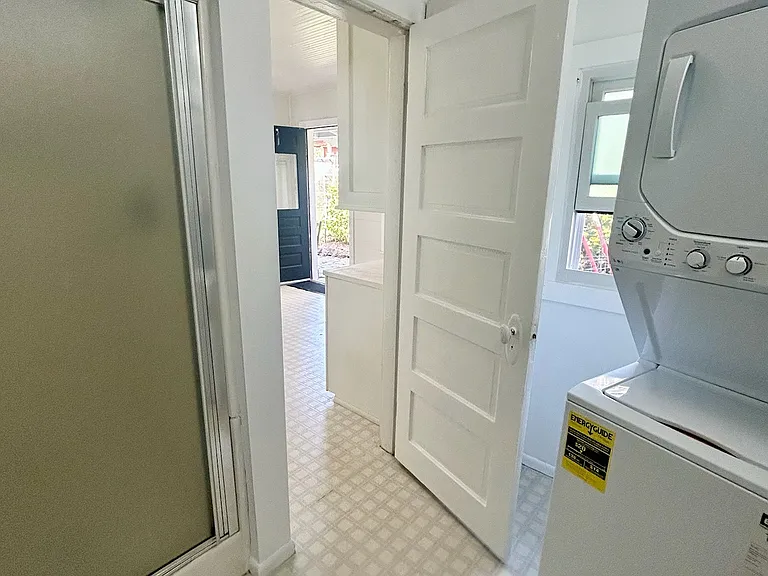 Bathroom/Laundry
