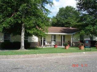193 Periwinkle Ln, Ozark, AL 36360