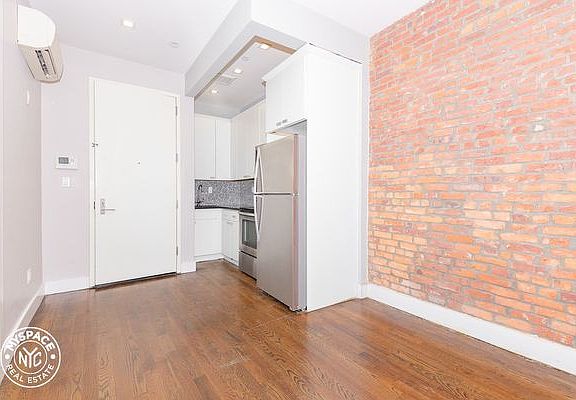 5th image of 2164 Fulton St #8G