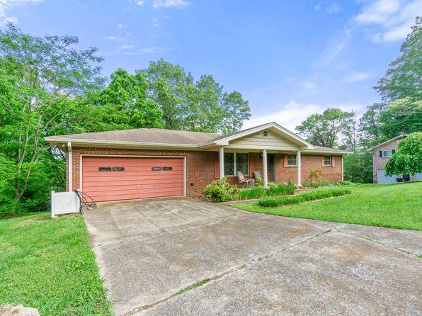 218 Alpine Dr, Rossville, GA 30741