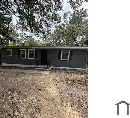 3162 Woodside Dr — Photo 2