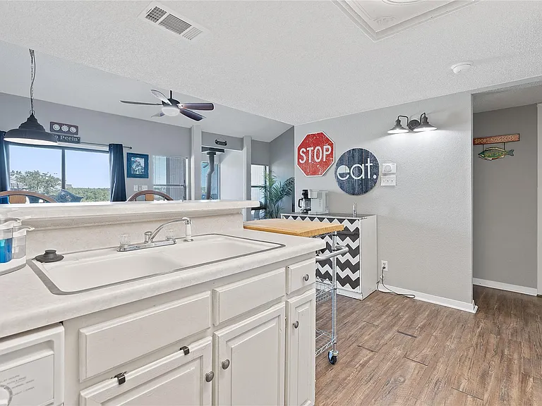 111 Comanche Point — Photo 13