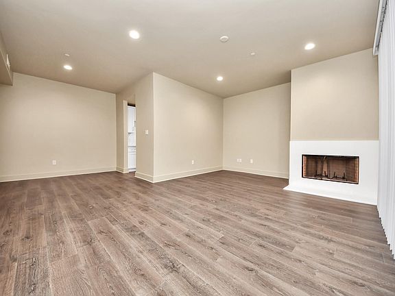 4th image of 2829 Timmons Ln APT 201
