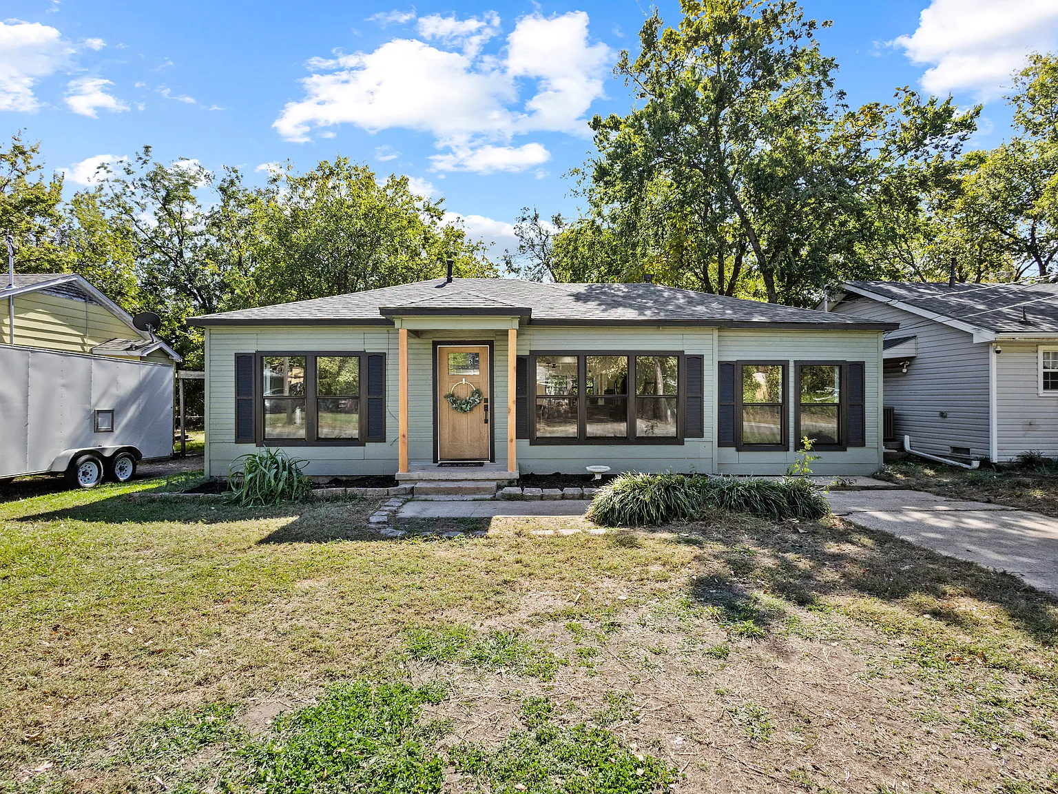 3 bed, 1194 sqft, $1,695 — Photo 3