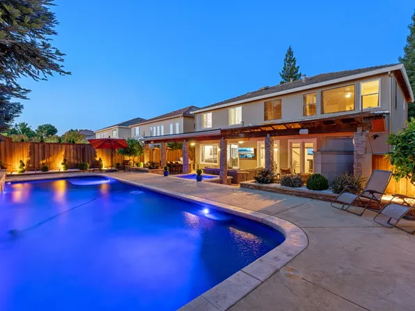 3149 Mount Tamalpais Dr, Roseville, CA 95747