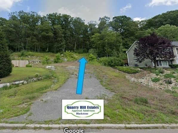 2-2 Quarry Hill Ln #4, Blackstone, MA 01504