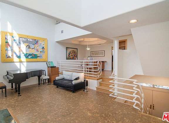 4th image of 14235 Dickens St Unit 6