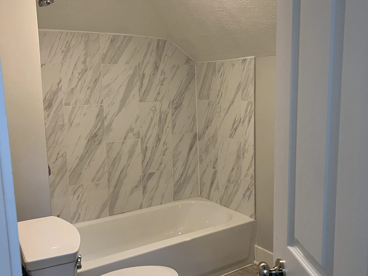4 bed, 2.5 bath, 2143 sqft, $910 — Photo 4