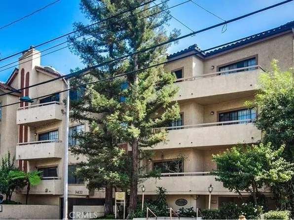 14630 Dickens St, Sherman Oaks, CA 91403