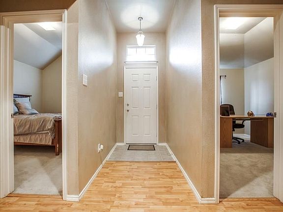 3rd image of 668 S Heights Dr