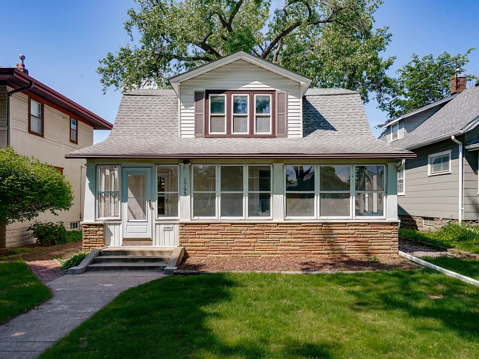 6 bed, $3,750 — Photo 1