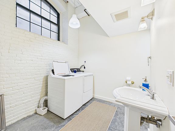 4th image of 28 Bayley St #1107