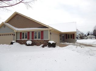 569 Oak St, Oshkosh, WI 54901