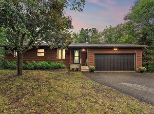 827 Badlands Rd, Hudson, WI 54016