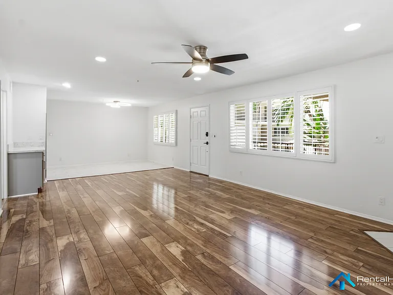 11044 Acama St #203 — Photo 3