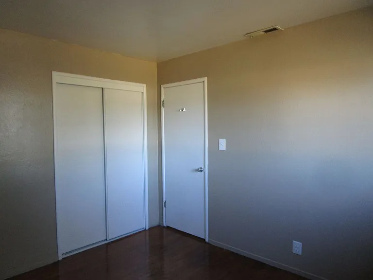 1642 Dover Ave — Photo 7