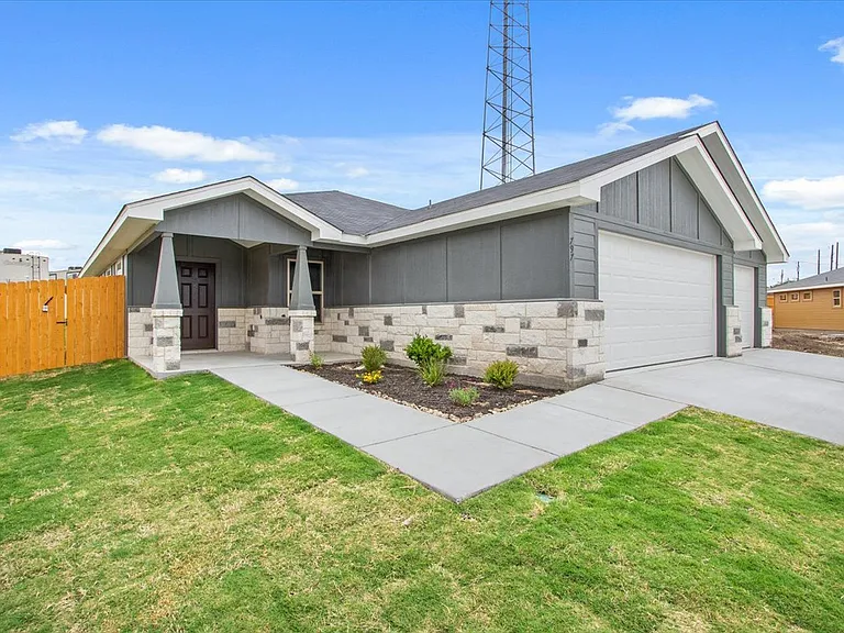 797 Freedom Cir — Photo 3