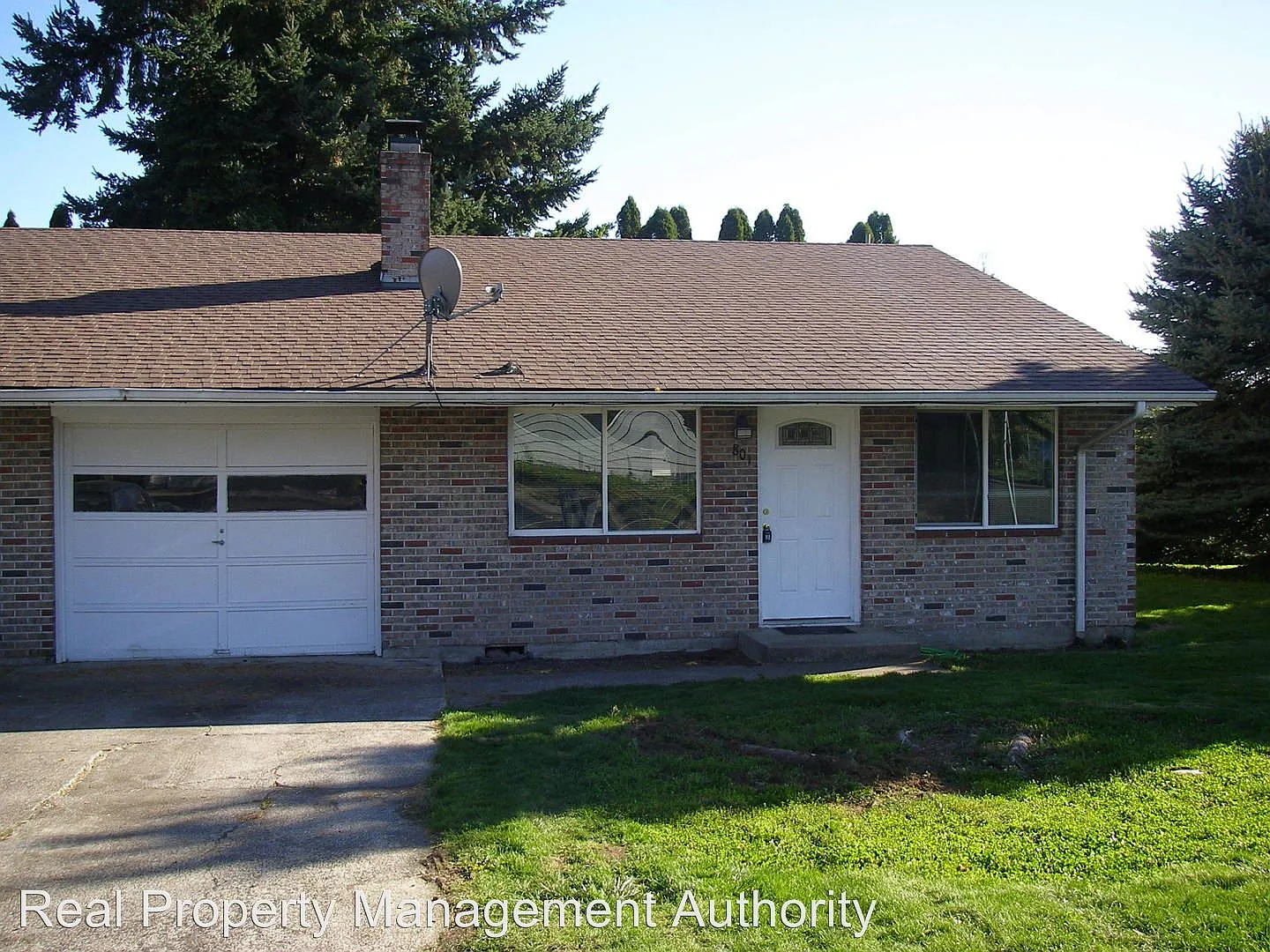 801 NE 104th Ave photo 1