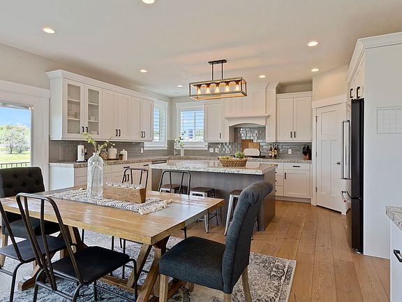 2nd image of 1509 W Mallard Duck Cir