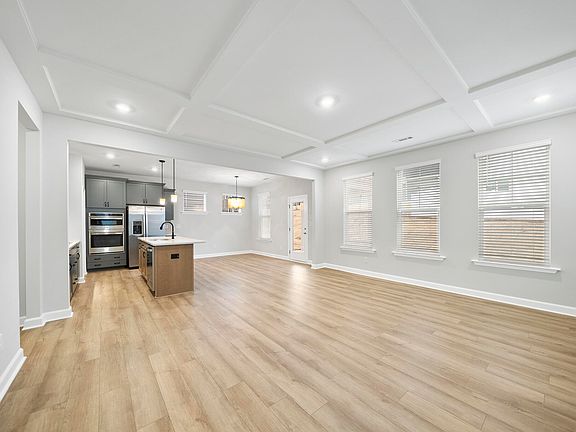 4th image of 288 Meadowbark Bnd #37