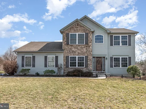 7273 Olde Mill Rd, Harrisburg, PA 17112