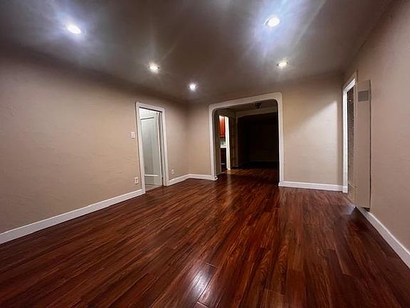 4th image of 2671 Norwood Ave