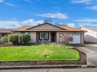 353 S Columbia Dr, Woodburn, OR 97071
