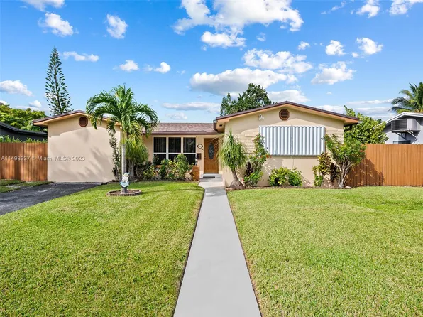 910 E Hawthorne Cir, Hollywood, FL 33021