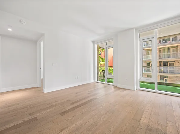 505 West 43rd Street image 6 of 30