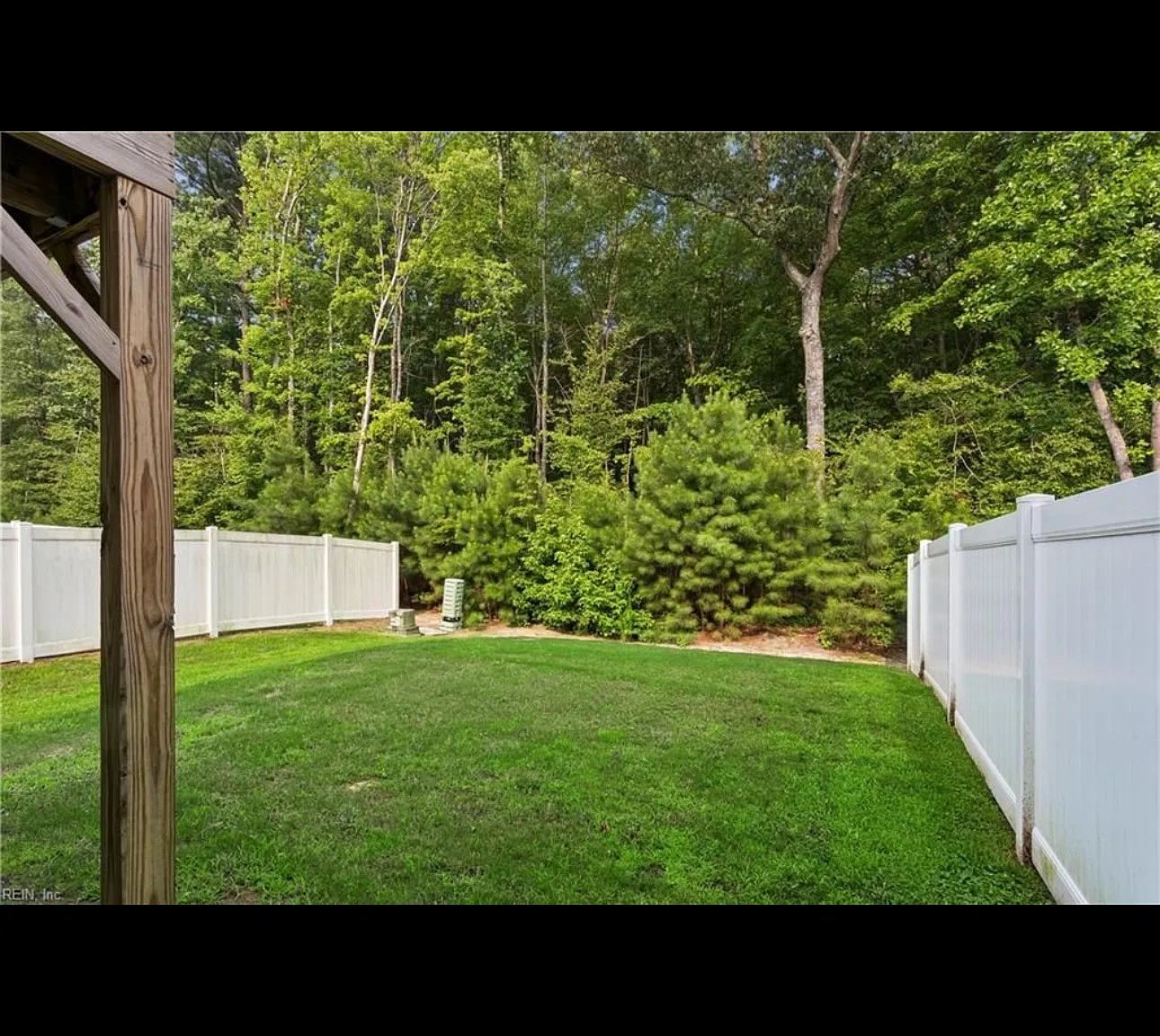 3 bed, 2284 sqft, $2,700 — Photo 2