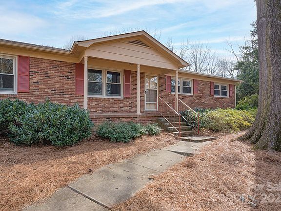 2nd image of 1974 Huntington Pl