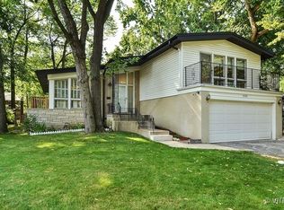 9100 Sleeping Bear Rd, Skokie, IL 60076