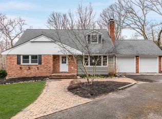 68 E Gate Dr, Huntington, NY 11743