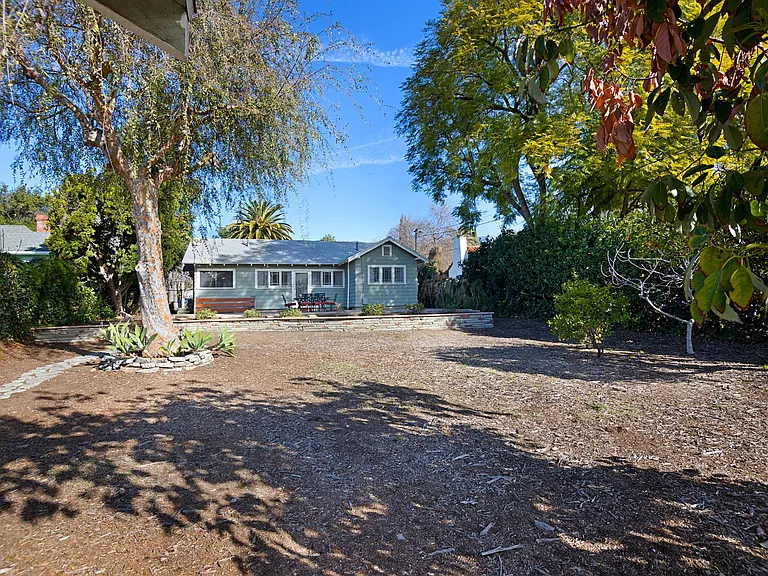 1652 Paloma St — Photo 21