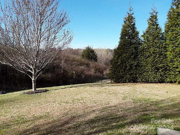 3rd image of 6057 Piscataway Ct