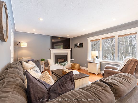 4th image of 652 Baywood Rd