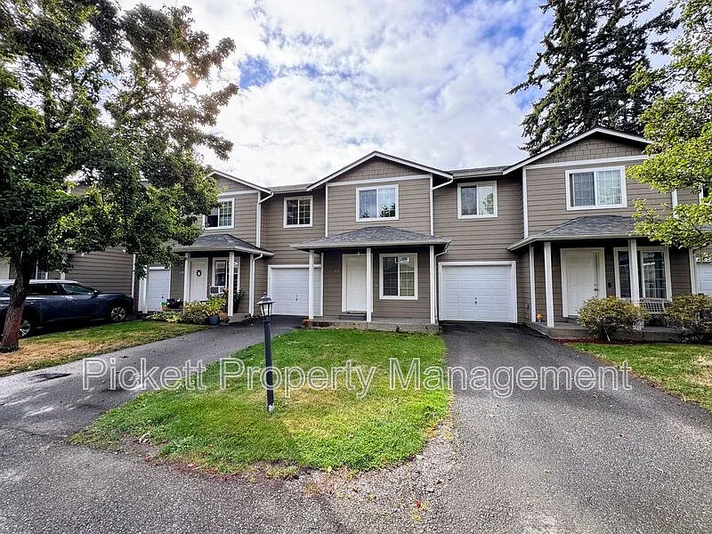 3 bed, 2.5 bath, 1279 sqft, $1,875 — Photo 4