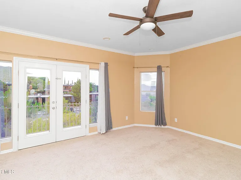 4744 Excalibur Dr — Photo 4